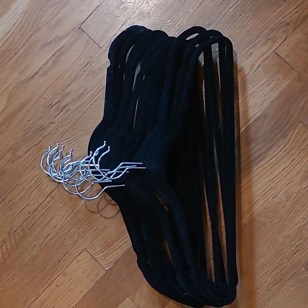 20 adult size velvet hangers